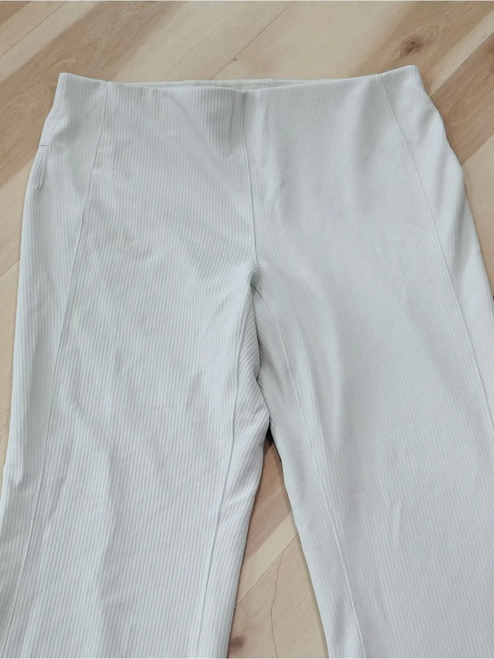 Lululemon Ribbed Softstreme Flared Pant *Regular Bone Sz 14 W5GVKS Casual